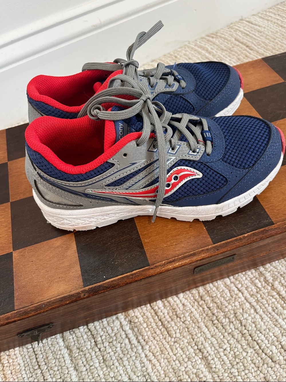 Saucony Kids Navy, Red & Gray Athletic Sneakers size 2.5 Wide